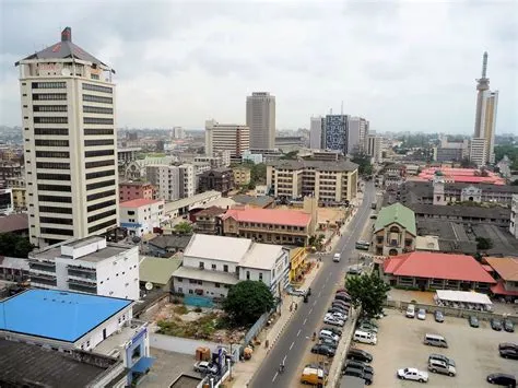 El Lanzamiento del Libro Lagos: Una Ciudad en Evolución - Revelando la Complejidad de una Megaciudad Africana